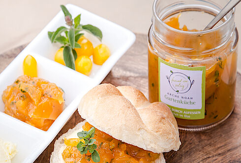 "Gelbe Johannisbeere" Marmelade mit Kilimandscharo-Basilikum