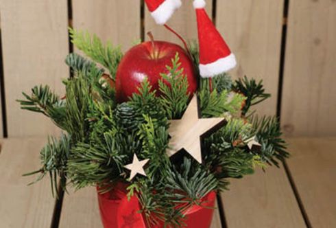 Weihnachtliches Apfelgesteck