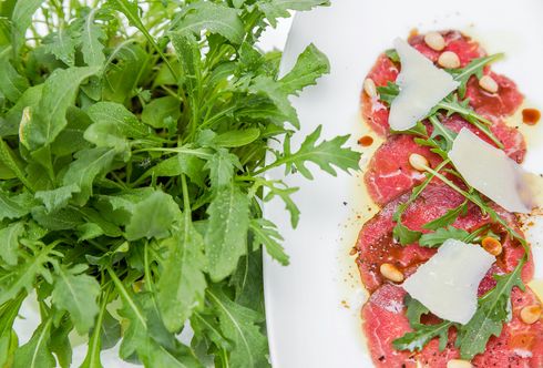 Carpaccio mit Rucola