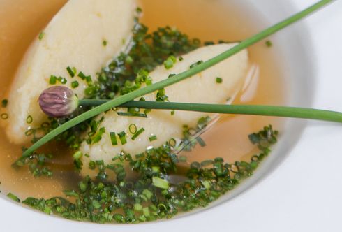 Grießnockerl mit Schnittlauch