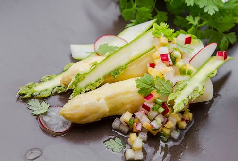 Spargel mit Kerbelvinaigrette