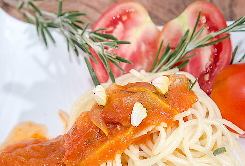 Baumtomaten-Rosmarin-Sugo